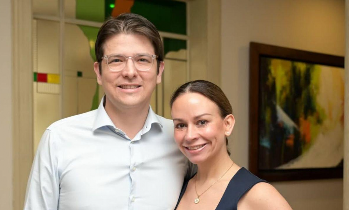 Maria Claudia Tarazona lidera cadena de oración por la recuperación de su esposo, Miguel Uribe