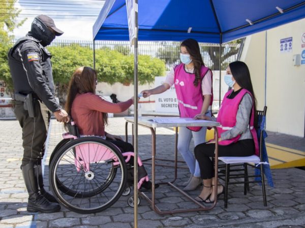 este-domingo-9-de-febrero-del-2025-se-llevaran-a-cabo-las-elecciones-generales-en-ecuador-desde-las-07h00-hasta-las-17h00