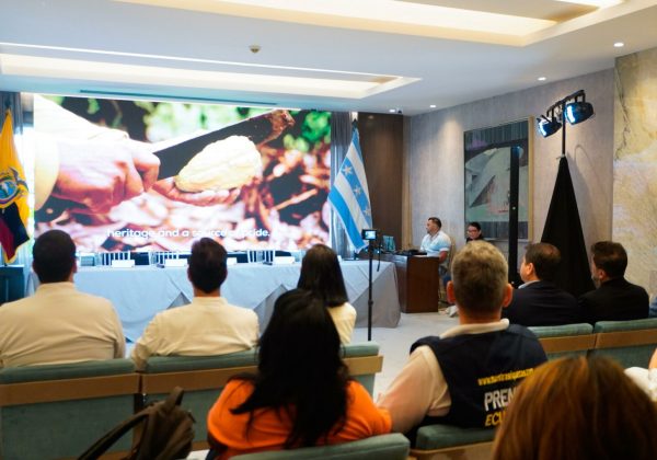 Ecuador muestra su cacao en auge con USD 1,333 millones en exportaciones.