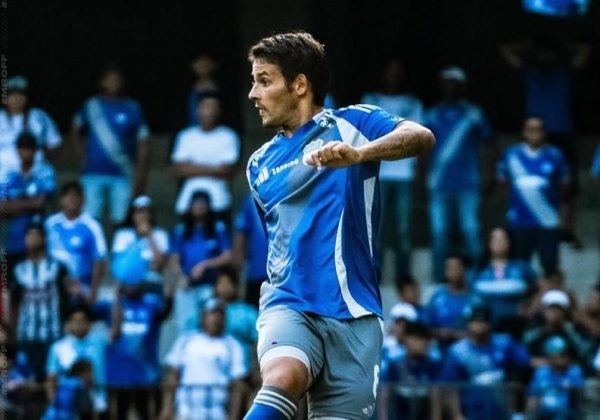 El mediocampista argentino Marcelo Meli, actual jugador de Emelec. FOTO: API.