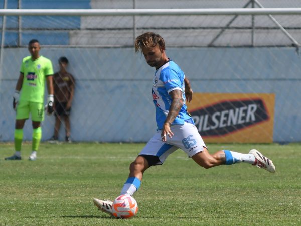 Facundo Ospitaleche jugador del Manta FC.