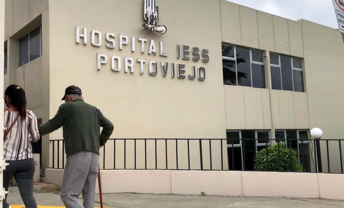frontispicio-hospital-iess-portoviejo