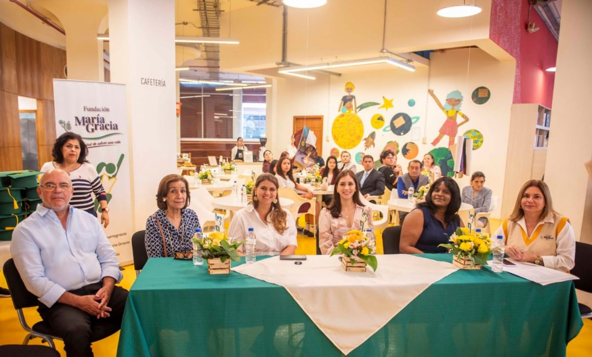 Niños y familias celebran en la Universidad de las Artes tras superar la desnutrición con el apoyo de Fundación María Gracia y BMI.