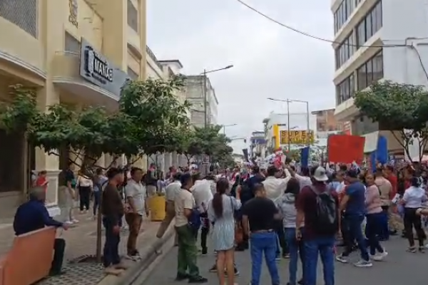 Protesta en Portoviejo por reasignación de tierras entre Jaramijó y Manta