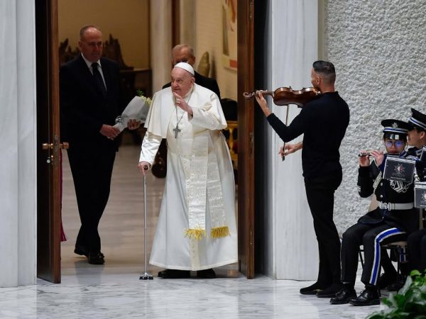 internacional-papa-francisco-paso-la-noche-tranquila-tras-tres-semanas-internado-por-neumonia