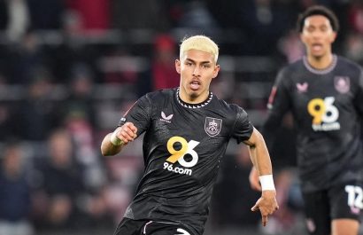 jeremy-sarmiento-enfrenta-criticas-por-su-rendimiento-en-el-burnley