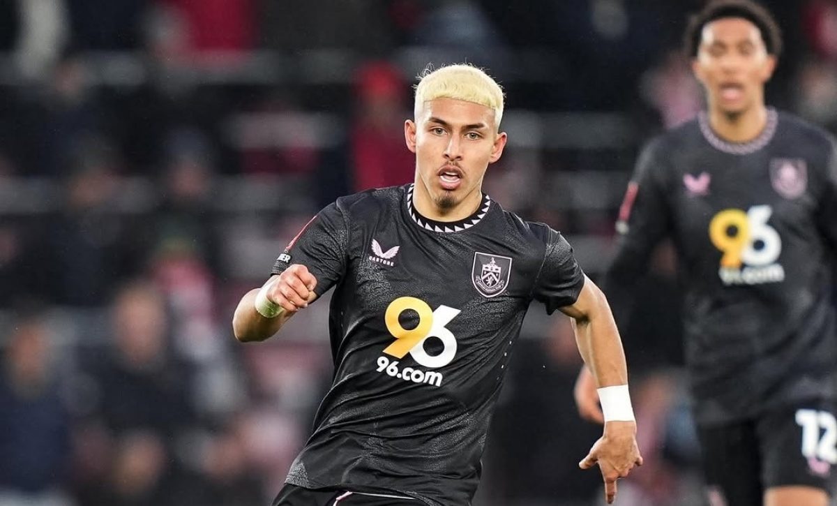 jeremy-sarmiento-enfrenta-criticas-por-su-rendimiento-en-el-burnley