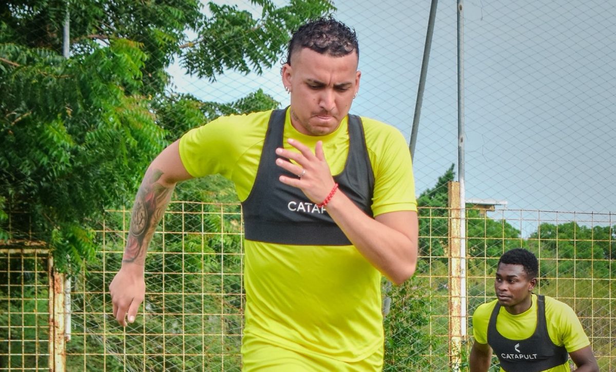 Jerry Parrales, ya entrena con Delfín SC