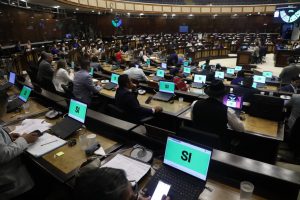 La moción para aprobar la terna fue presentada por el asambleísta Pablo Jurado, de Acción Democrática Nacional (ADN). FOTO: @AsambleaEcuador.