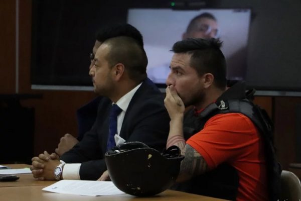Daniel Salcedo (d) durante una de las audiencias. FOTO: API.