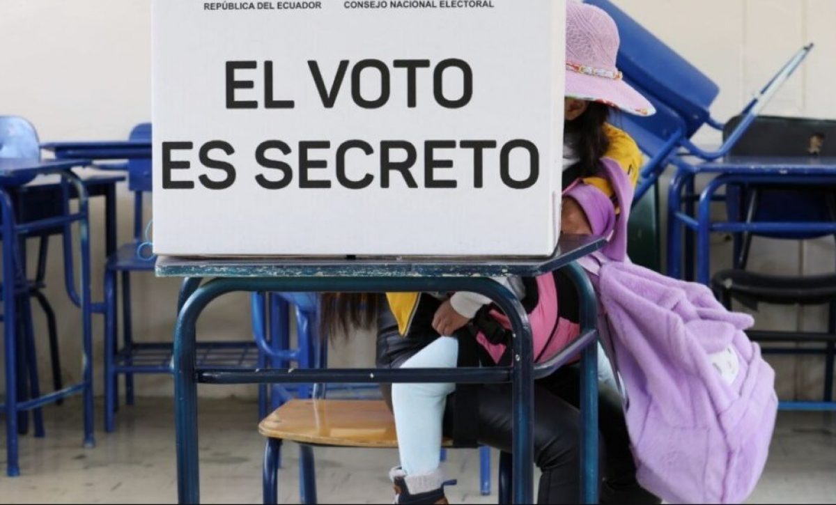La próxima consulta, fijada para diciembre de 2025, fue acordada entre el Ejecutivo y el Consejo Nacional Electoral (CNE) en Ecuador. FOTO: API.