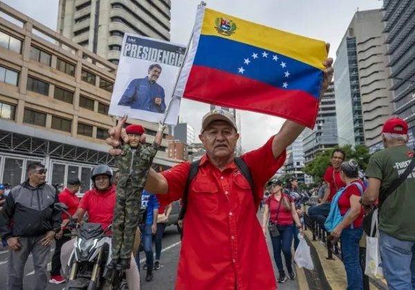 Concentración en apoyo del Gobierno de Nicolás Maduro en Venezuela. FOTO: Europa Press.
