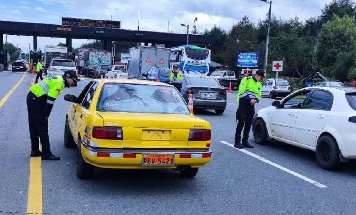 la-comision-de-transito-del-ecuador-cte-realizara-operativos-en-ocho-provincias-durante-los-cinco-dias-del-feriado-de-ano-nuevo