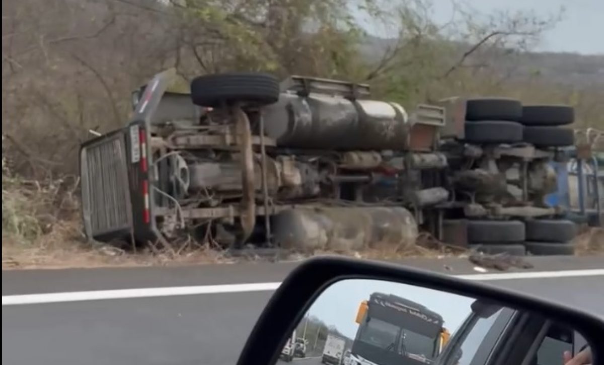 la-manana-de-este-sabado-14-de-diciembre-del-2024-se-registro-un-nuevo-accidente-de-transito-en-la-via-manta-rocafuerte