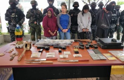 la-policia-nacional-y-las-fuerzas-armadas-realizaron-un-operativo-en-posorja-y-playas-ambas-parroquias-de-la-provincia-del-guayas