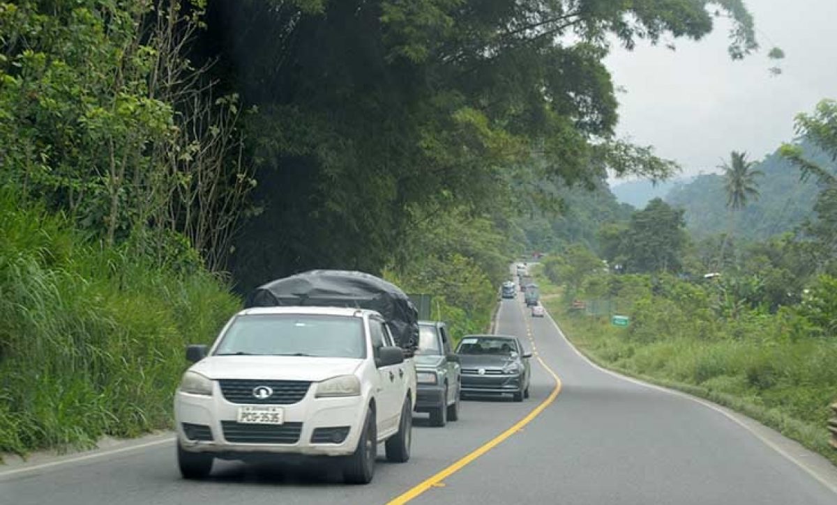 la-via-aloag-santo-domingo-en-el-tramo-correspondiente-a-la-provincia-tsachila-de-30-kilometros-es-aun-de-dos-carriles