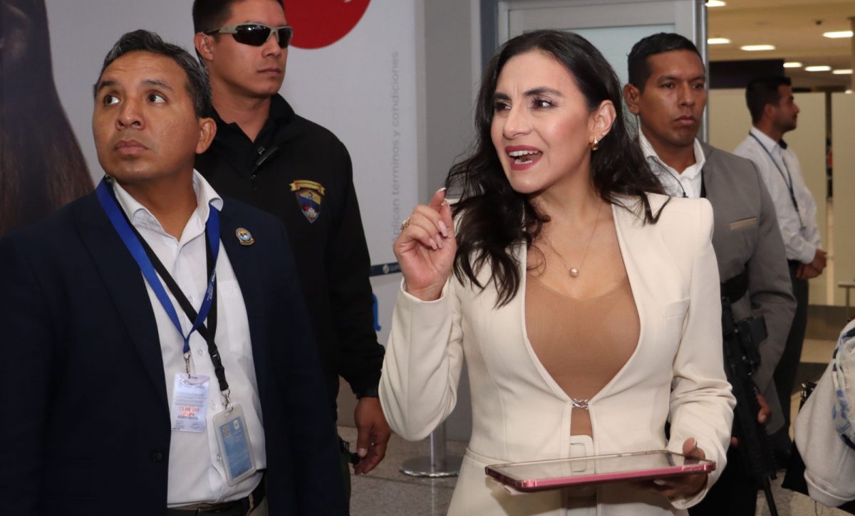 la-vicepresidenta-de-la-republica-veronica-abad-llego-a-ecuador-y-su-primera-impresion-fue-estoy-feliz-de-volver-a-mi-tierra