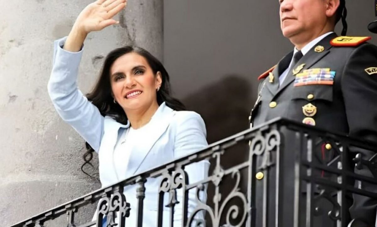 la-vicepresidenta-veronica-abad-mantiene-aun-las-esperanzas-de-ocupar-la-presidencia-de-la-republica-al-menos-por-un-mes