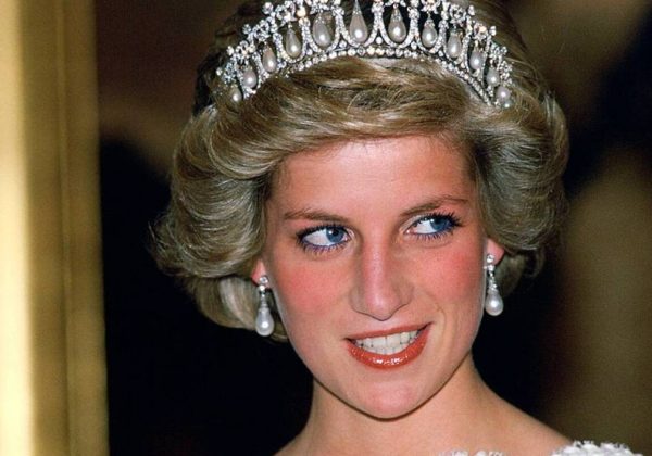 ¿Qué dejó Lady Di en la cápsula del tiempo que enterró hace 34 años?