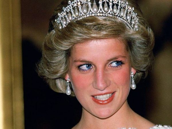 ¿Qué dejó Lady Di en la cápsula del tiempo que enterró hace 34 años?