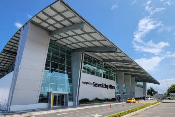 Aerolínea COPA adelanta su nueva frecuencia de vuelo en la ruta Manta-Panamá.