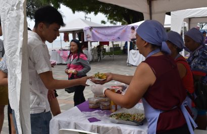 Mujeres sobrevivientes a la violencia de género brillarán en la sexta feria de Río Manta.