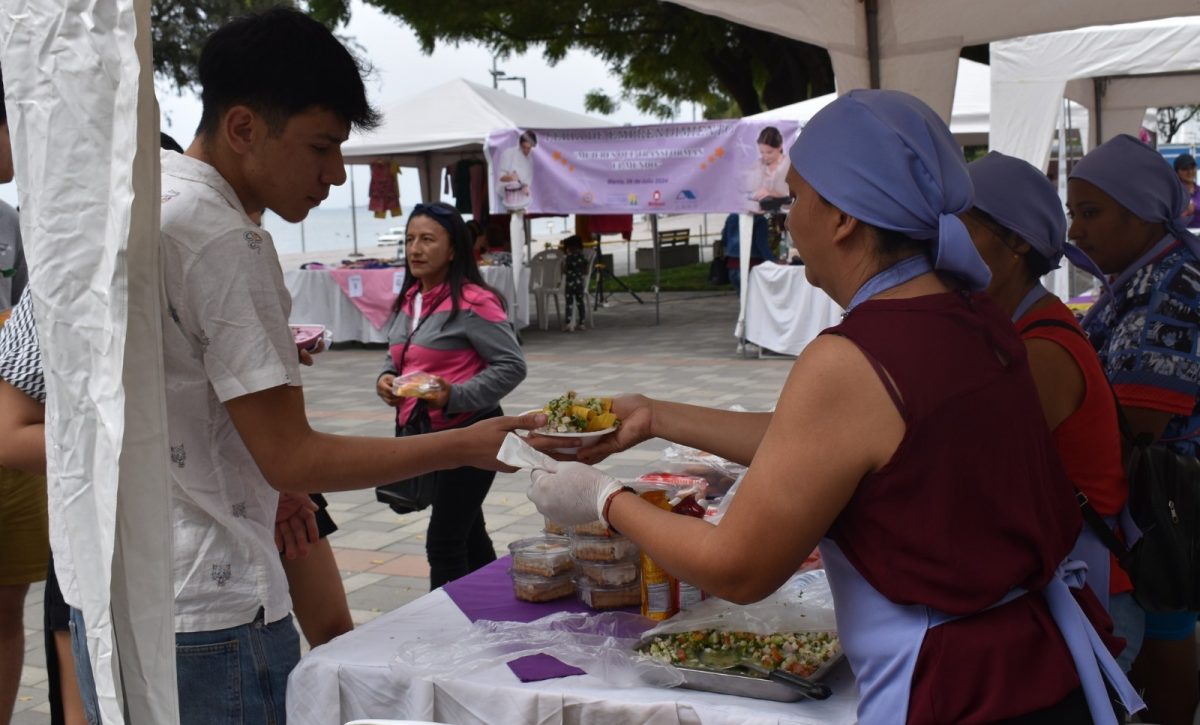 Mujeres sobrevivientes a la violencia de género brillarán en la sexta feria de Río Manta.