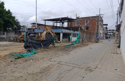 La minga en la estación de bombeo de Los Esteros es un ejemplo del trabajo comunitario.