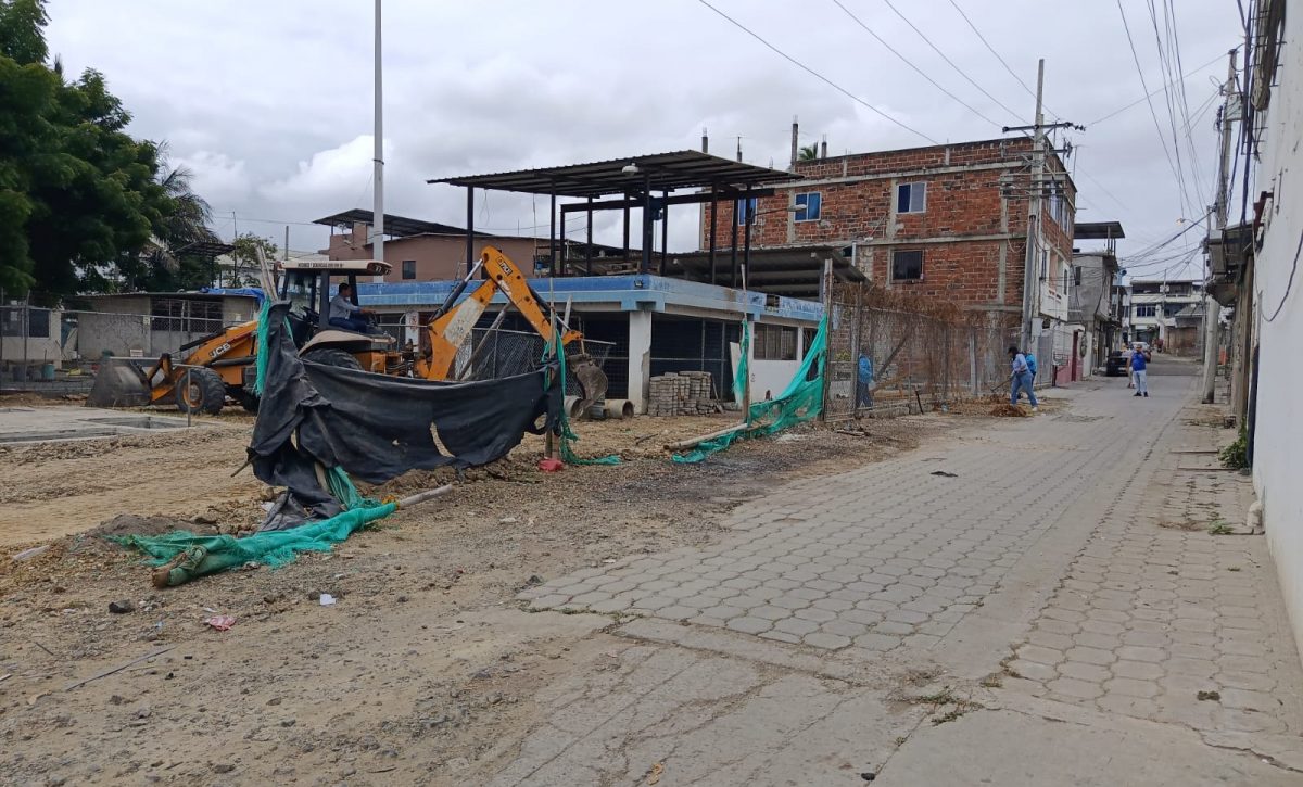 La minga en la estación de bombeo de Los Esteros es un ejemplo del trabajo comunitario.