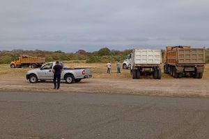 Para mitigar la presencia de aves en el Aeropuerto Internacional Eloy Alfaro de Manta,  el MTOP, Municipio de Manta y la DGAC se unieron para continuar los trabajos de limpieza de maleza.