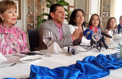 La Cámara de Comercio de Manta dio a conocer su directorio 2025-2027 en Casa Rosada. Con Hugo Vargas reelecto y Lucía Fernández como vicepresidenta.