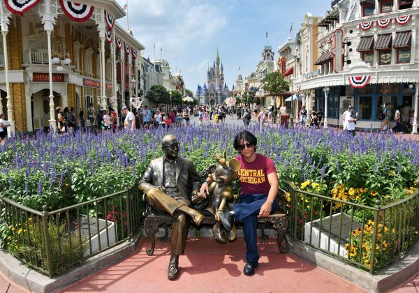 local 1 principal ingles Disney