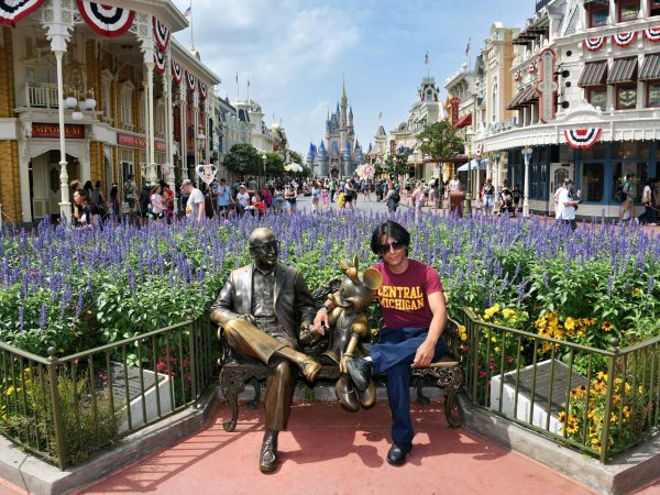 local 1 principal ingles Disney