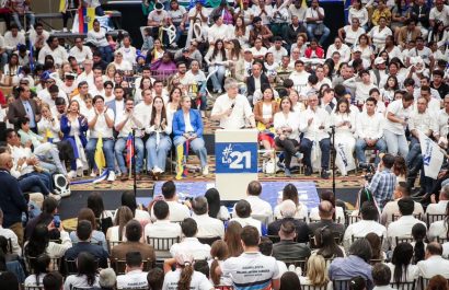 luego-de-diez-meses-de-haber-dejado-la-presidencia-de-la-republica-guillermo-lasso-aparecio-en-un-evento-publico-en-guayaquil
