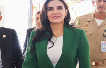luego-de-once-meses-la-vicepresidenta-de-ecuador-veronica-abad-regresa-al-pais-este-miercoles-20-de-noviembre-del-2024