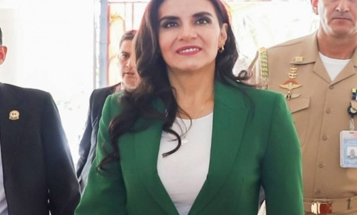 luego-de-once-meses-la-vicepresidenta-de-ecuador-veronica-abad-regresa-al-pais-este-miercoles-20-de-noviembre-del-2024