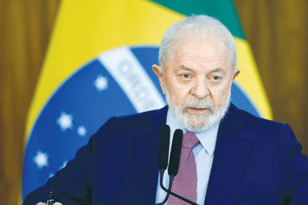 Fiscalía acusa a general de llevar a Bolsonaro plan para asesinar a Lula da Silva