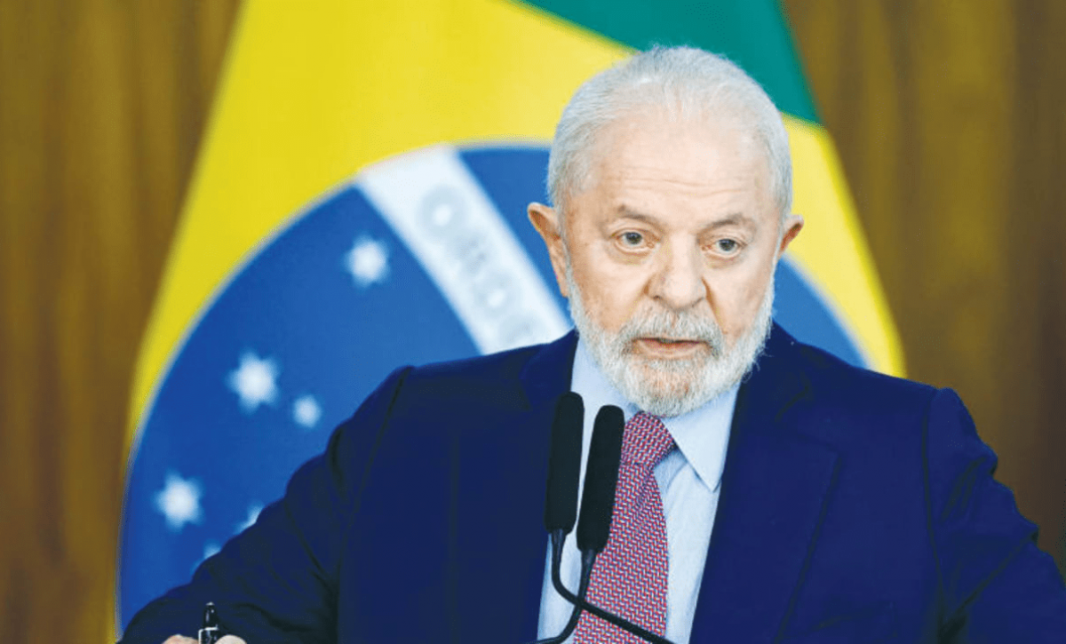 Fiscalía acusa a general de llevar a Bolsonaro plan para asesinar a Lula da Silva