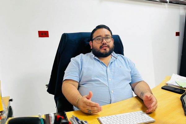 La pandemia nos enseñó la importancia de la conectividad. Las maestrías en línea ofrecen flexibilidad, permitiendo a estudiantes, señala Villacreses.