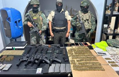 manta-bloque-de-seguridad-decomisa-armas-y-balas-de-uso-militar