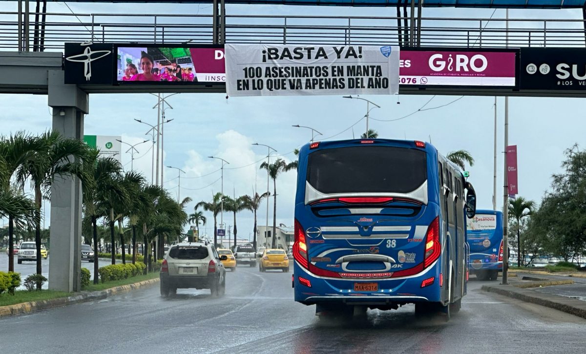manta-pancartas-con-protesta-por-el-numero-de-asesinatos-aparecen-en-varios-sectores-del-canton-1