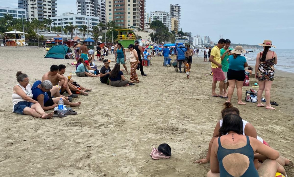 manta-tuvo-playas-concurridas-este-primer-dia-de-feriado-de-ano-nuevo1