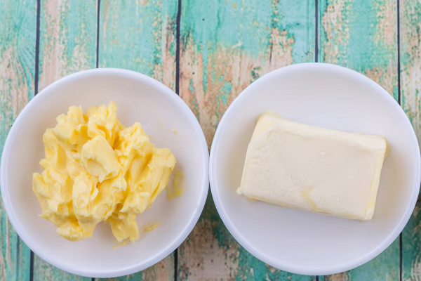 Te sorprenderá saber cuál es mejor entre mantequilla y margarina, según expertos