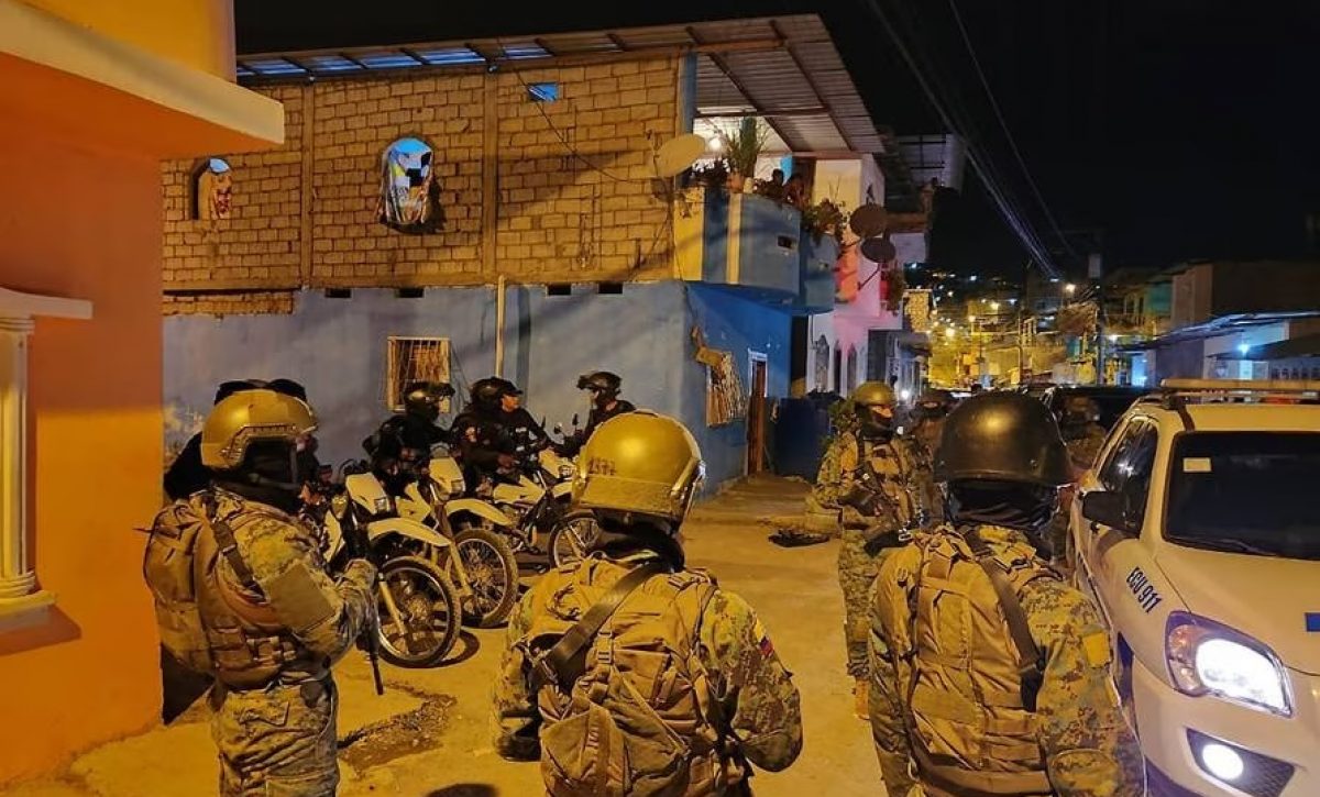 Un tiroteo entre embarcaciones en altamar, frente a las costas de Manta, dejó al menos un herido. (captura)