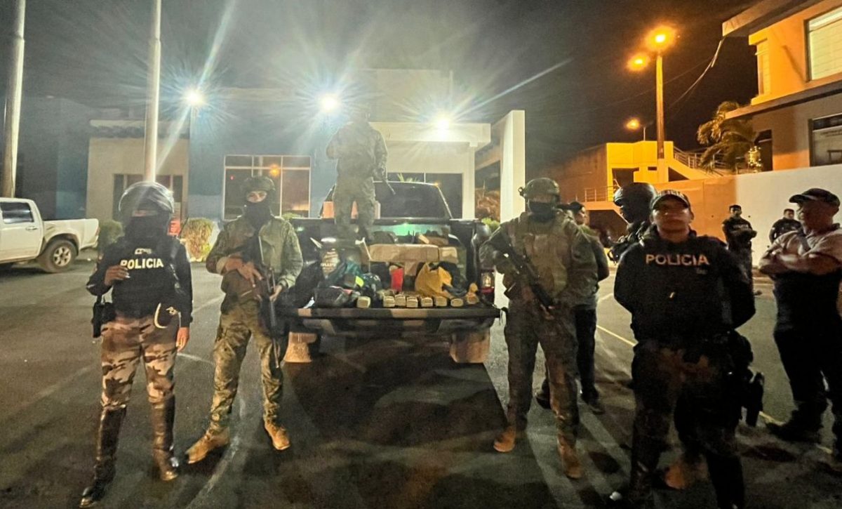 militares-encontraron-145-mil-dolares-en-canastas-navidenas