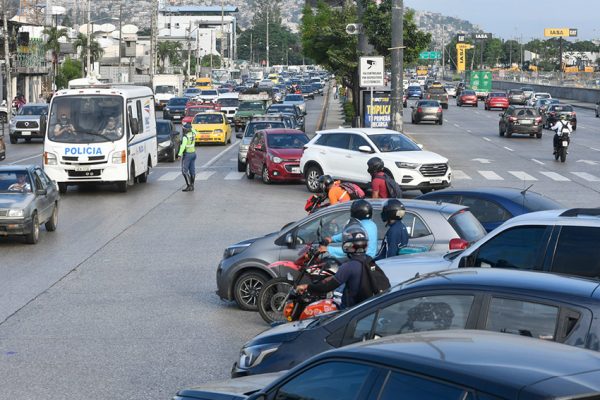 La nueva infraestructura en la avenida Juan Tanca Marengo busca eliminar cuellos de botella.