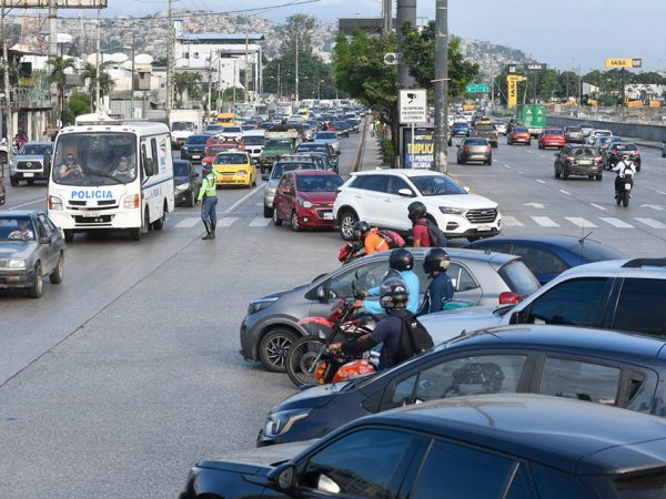 La nueva infraestructura en la avenida Juan Tanca Marengo busca eliminar cuellos de botella.