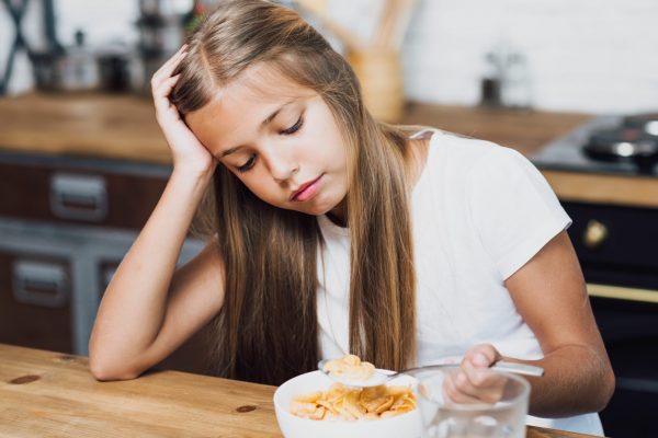 La malnutrición infantil se agrava en tiempos de crisis económica, según estudio global