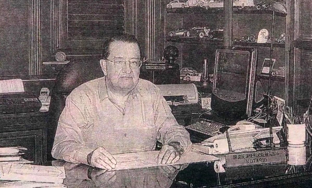 El notario Cabrera movió alrededor de 800 millones de dólares y operó por lo menos durante una década antes de su muerte, ocurrida el 26 de octubre de 2005, tras una noche de excesos en un hotel de lujo, en Quito.