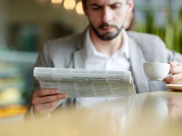 Estudio revela que el exceso de noticias negativas puede afectar la salud mental